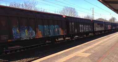 Graffiti Train - Photo by ZUGZWANG