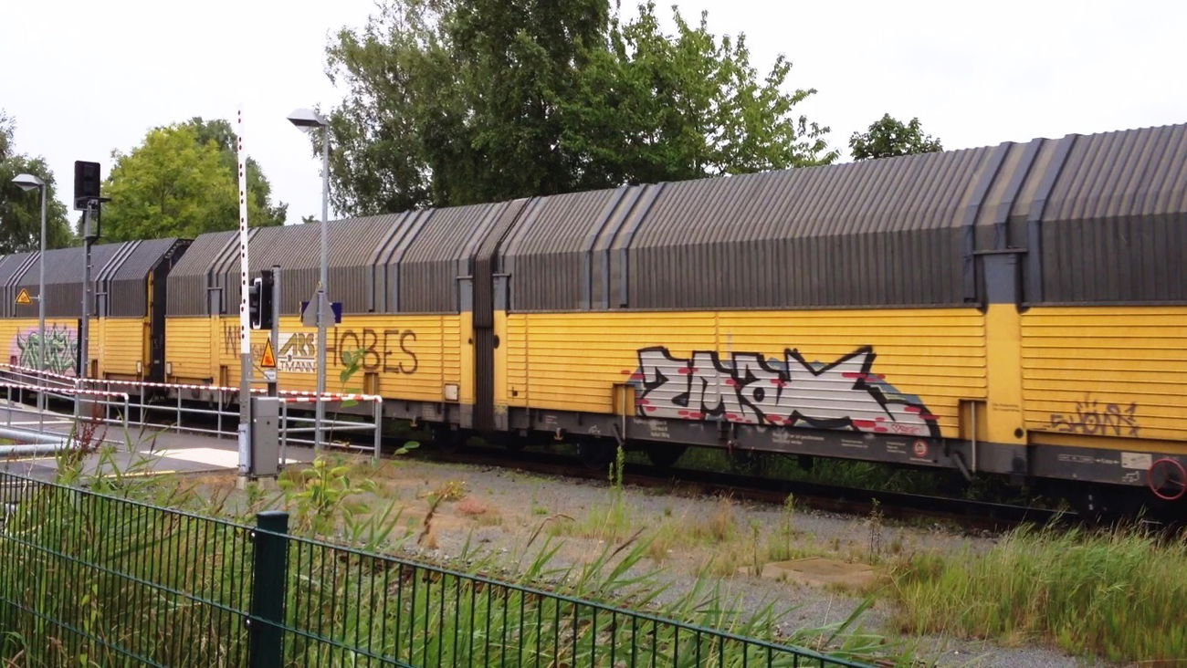 Graffiti Train - Photo by ZUGZWANG