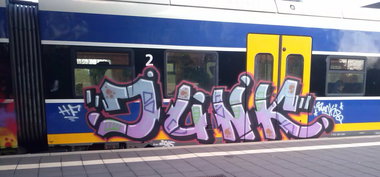Graffiti Train - Photo by ZUGZWANG - junk, bremerhaven, bremen (2015)