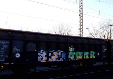 Graffiti Train - Photo by ZUGZWANG