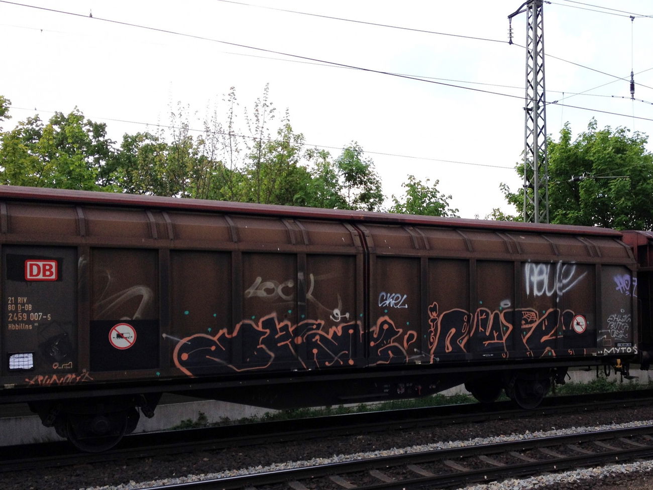 Graffiti Train - Photo by ZUGZWANG
