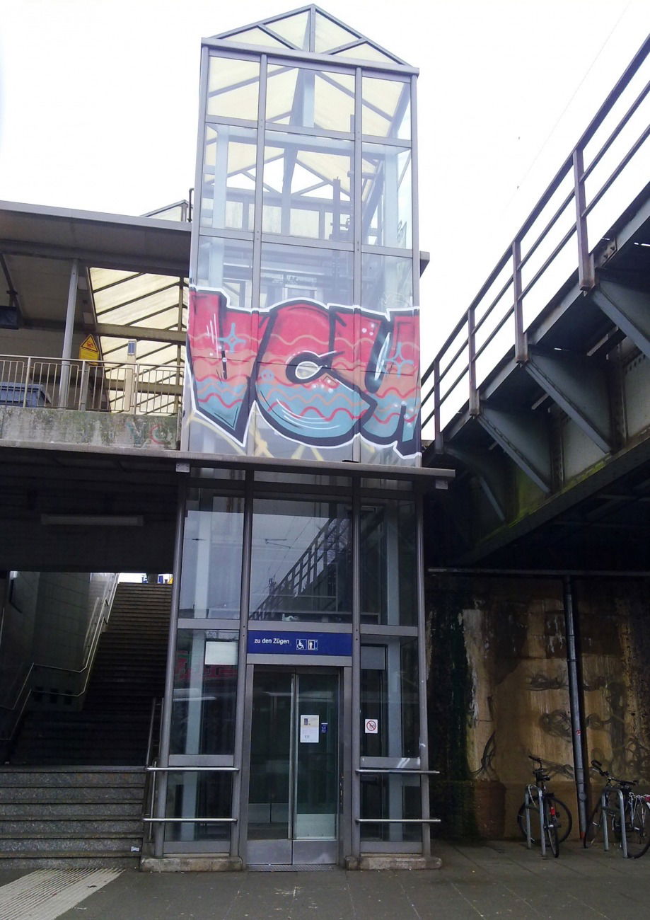 Graffiti Bombing - Photo by ZUGZWANG - vcu