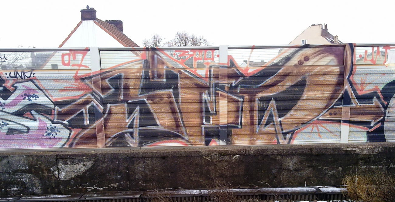 Graffiti Bombing - Photo by ZUGZWANG