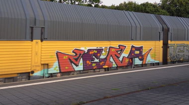 Graffiti Train - Photo by ZUGZWANG