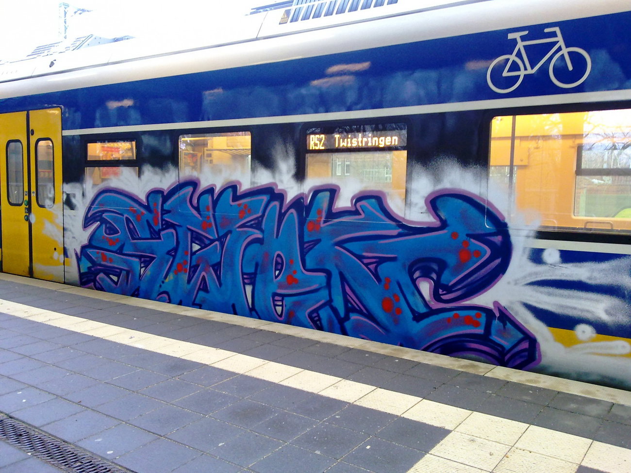 Graffiti Photo by ZUGZWANG - news, bremerhaven, bremen (2016)