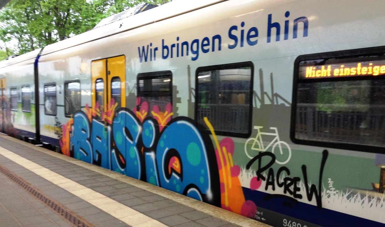 Graffiti Train - Photo by ZUGZWANG (2017)