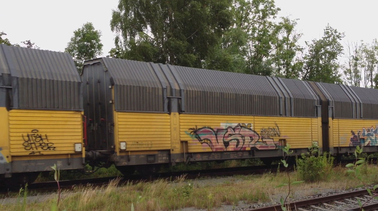 Graffiti Train - Photo by ZUGZWANG