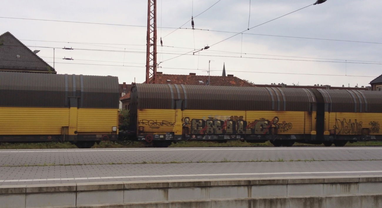 Graffiti Train - Photo by ZUGZWANG