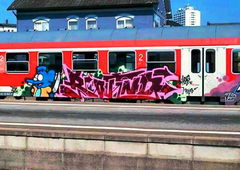 Graffiti Train - Photo by ZUGZWANG - round