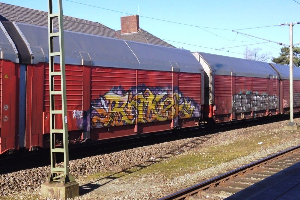 Graffiti Train - Photo by ZUGZWANG