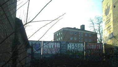 Graffiti Bombing - Photo by ZUGZWANG - hippie, hoser, rally