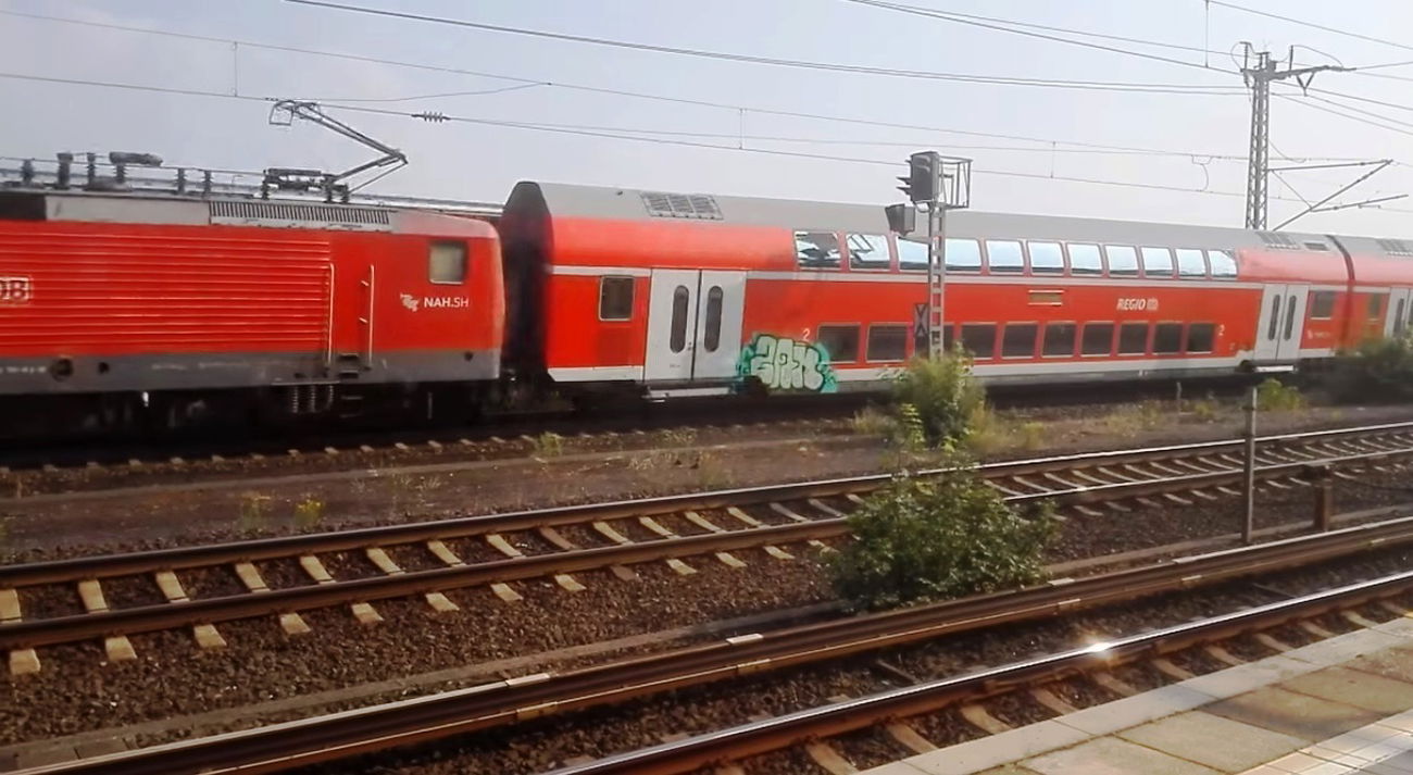 Graffiti Train - Photo by ZUGZWANG - zak (2016)