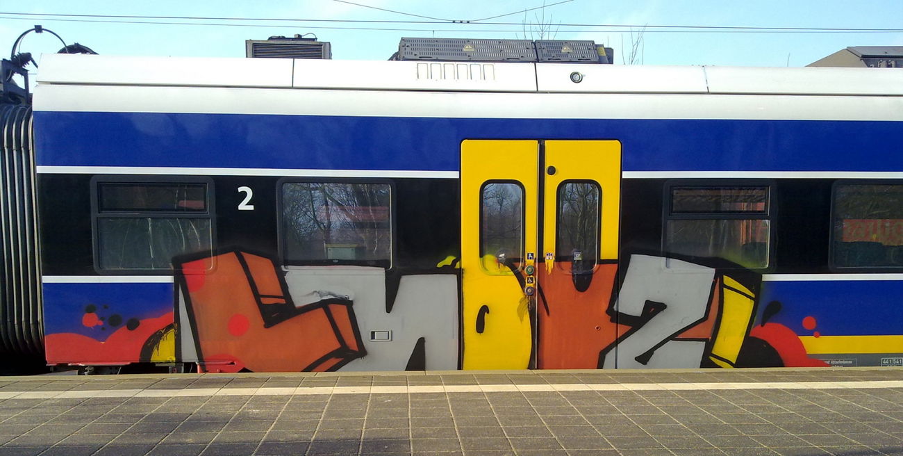Graffiti Train - Photo by ZUGZWANG - lynuz (2017)