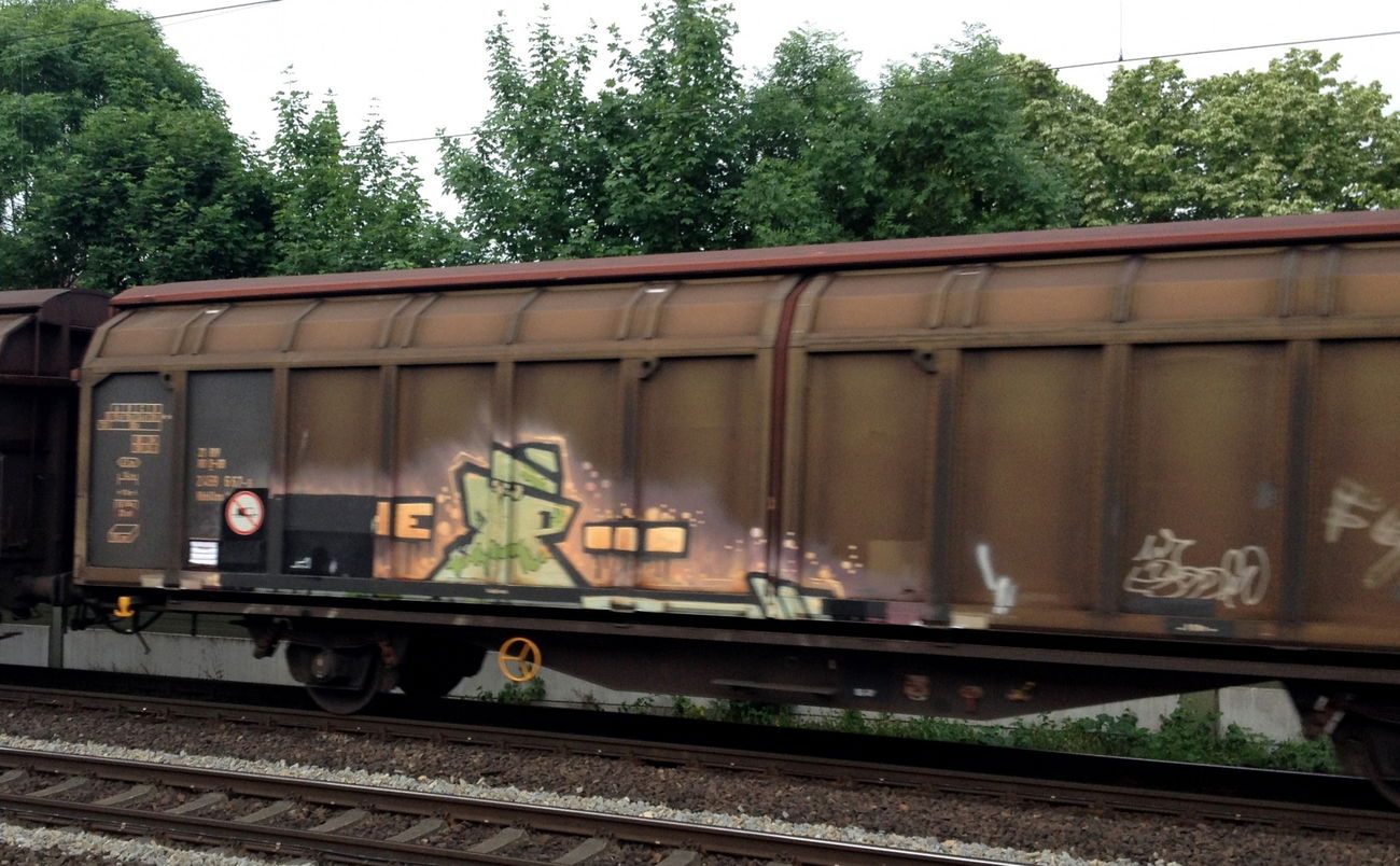 Graffiti Train - Photo by ZUGZWANG