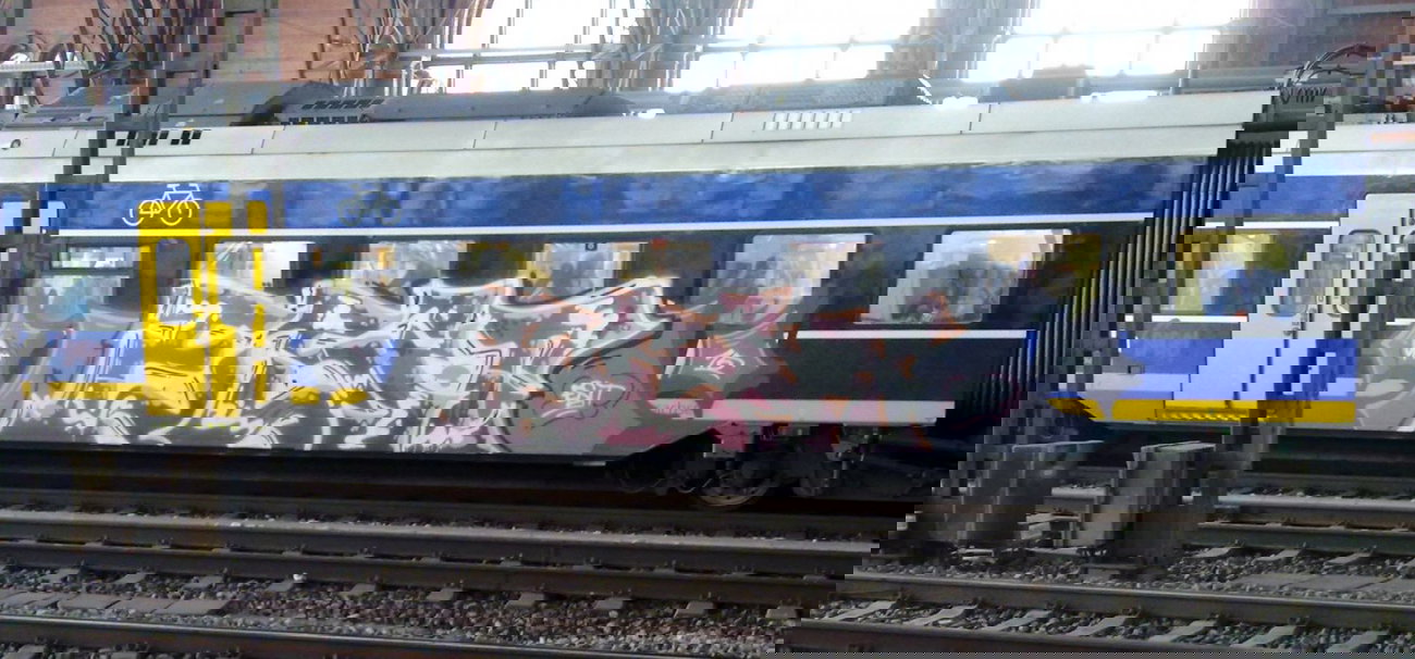 Graffiti Train - Photo by ZUGZWANG - esit, bremern (2015)