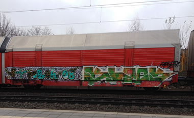 Graffiti Train - Photo by ZUGZWANG