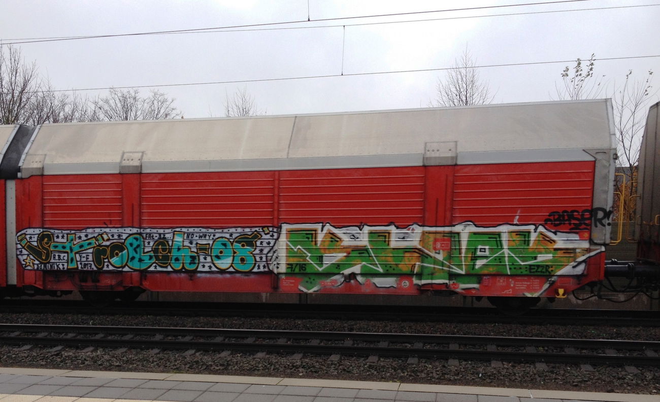Graffiti Train - Photo by ZUGZWANG
