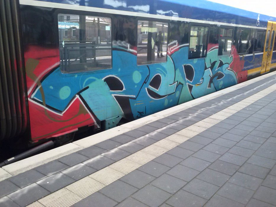 Graffiti Train in Bremerhaven - Photo by ZUGZWANG - bremerhaven, bremen, train