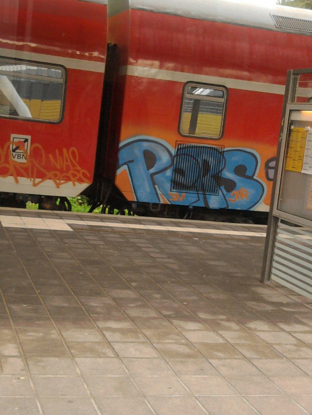 Graffiti Train in Bremerhaven - Photo by ZUGZWANG - pers, bremerhaven, bremen (2010)