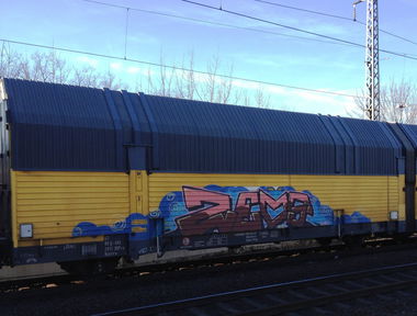 Graffiti Train - Photo by ZUGZWANG
