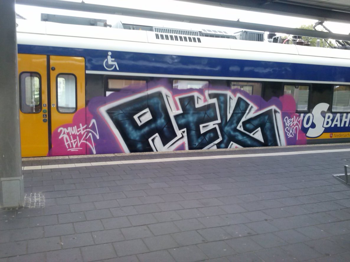Graffiti Train - Photo by ZUGZWANG - atk, bremerhaven, bremen (2014)