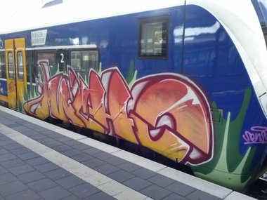 Graffiti Photo by ZUGZWANG - macho, bremerhaven, bremen (2014)