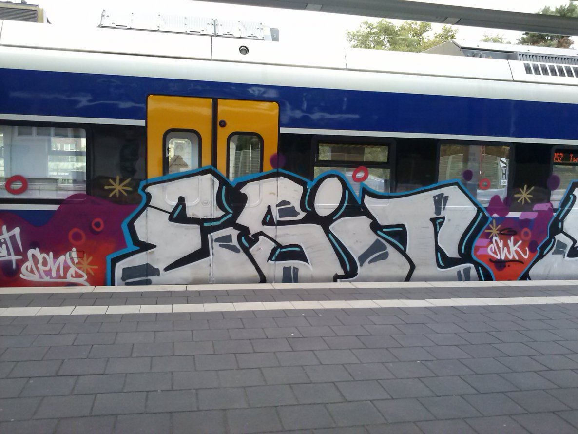 Graffiti Train - Photo by ZUGZWANG - bremen, esit, bremerhaven (2014)