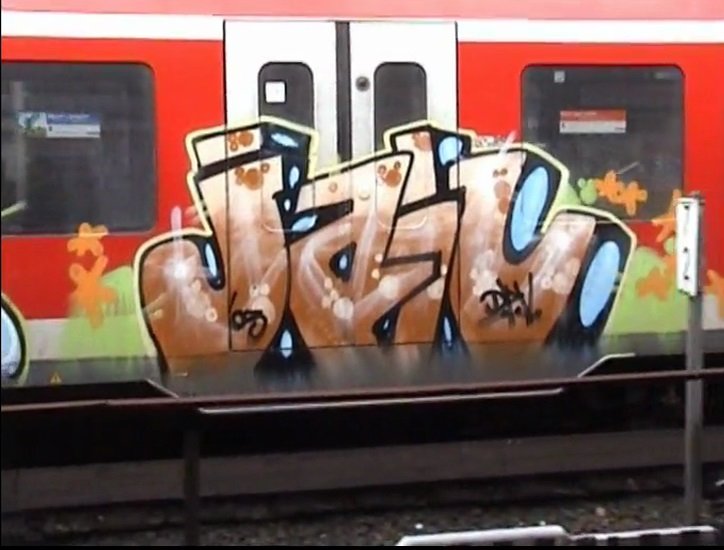 Graffiti Train - Photo by ZUGZWANG - jail, hamburg (2004)