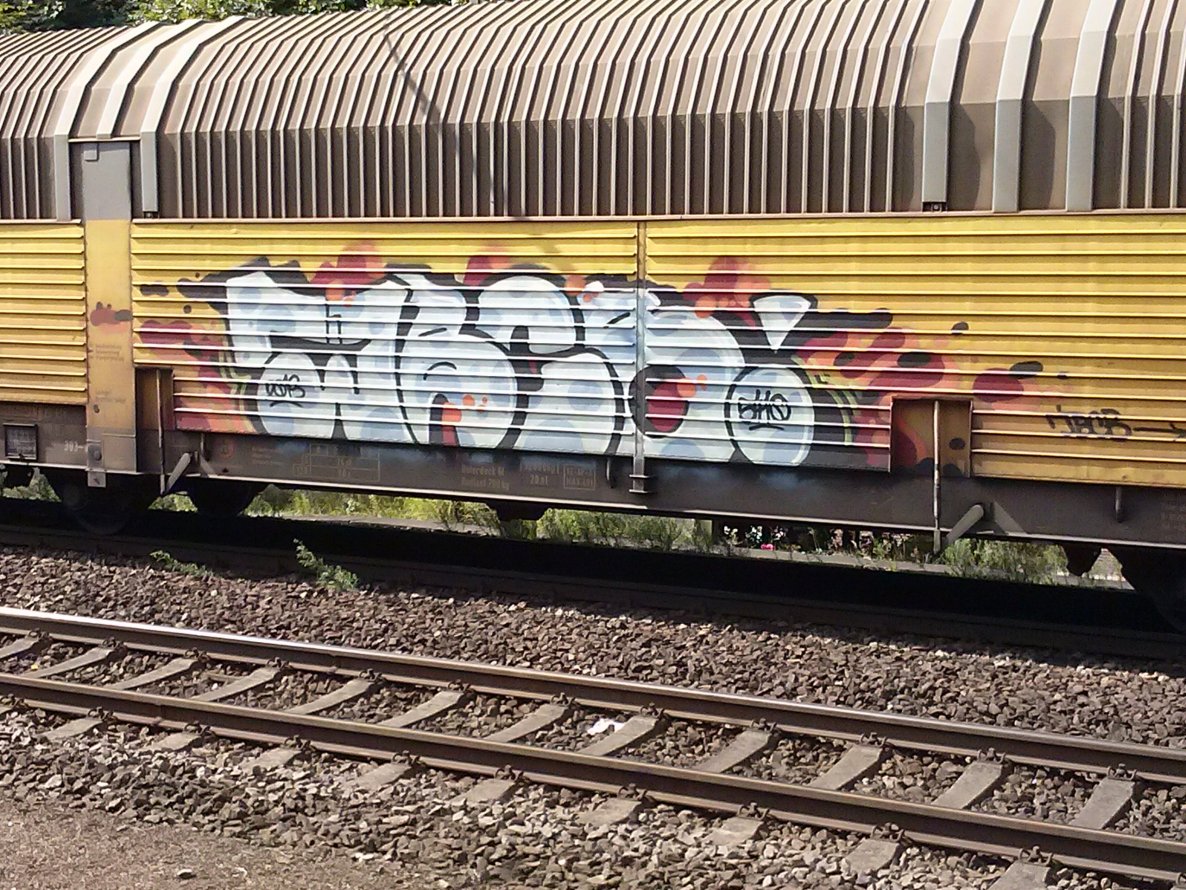 Graffiti Train - Photo by ZUGZWANG - bremerhaven, 27 (2014)