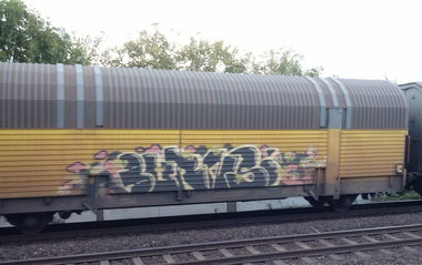 Graffiti Train - Photo by ZUGZWANG - bremerhaven, 27 (2013)