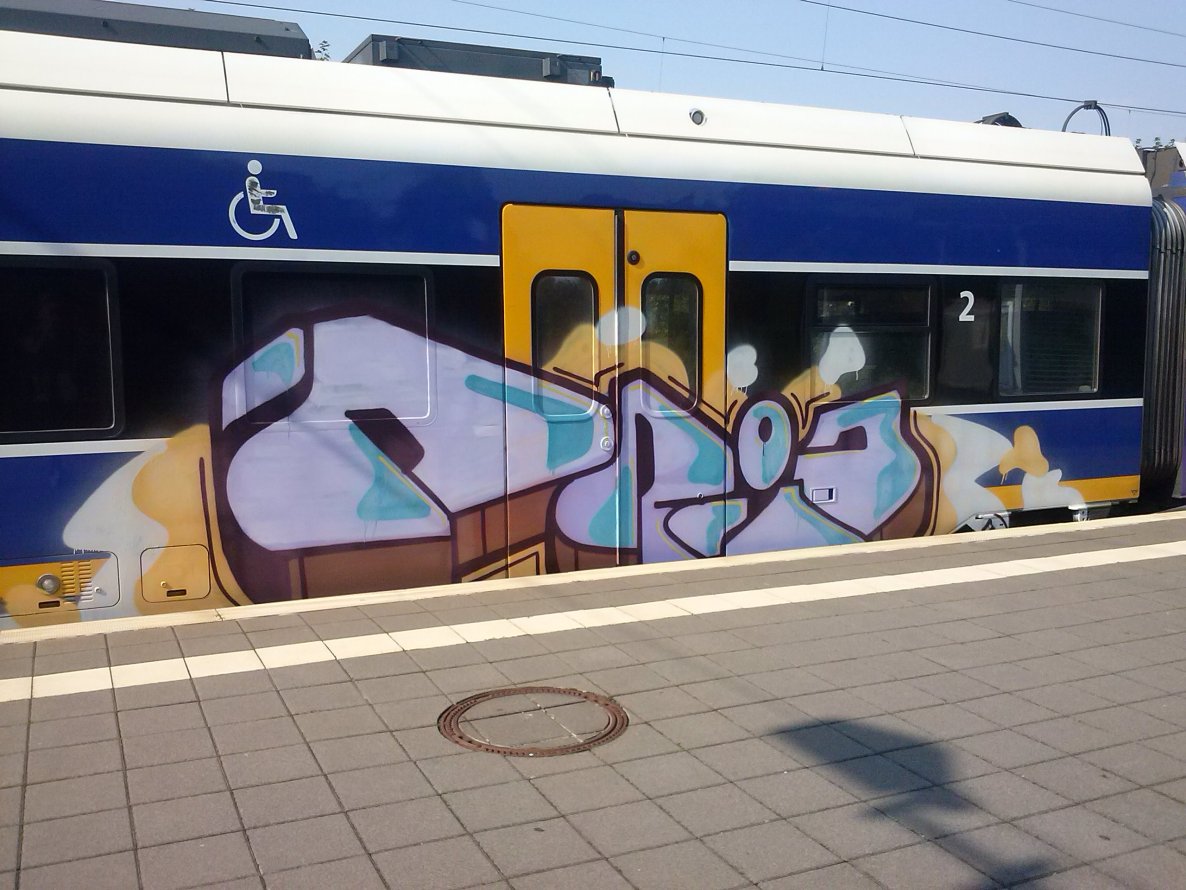 Graffiti Train - Photo by ZUGZWANG - bremerhaven, 27, bremen (2014)