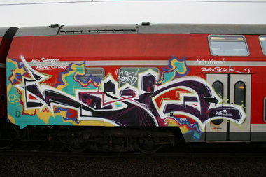 Graffiti Train - Photo by ZUGZWANG (2009)