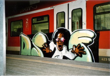 Graffiti Train - Photo by ZUGZWANG - dsf, fresh
