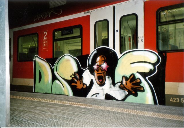 Graffiti Train - Photo by ZUGZWANG - dsf, fresh