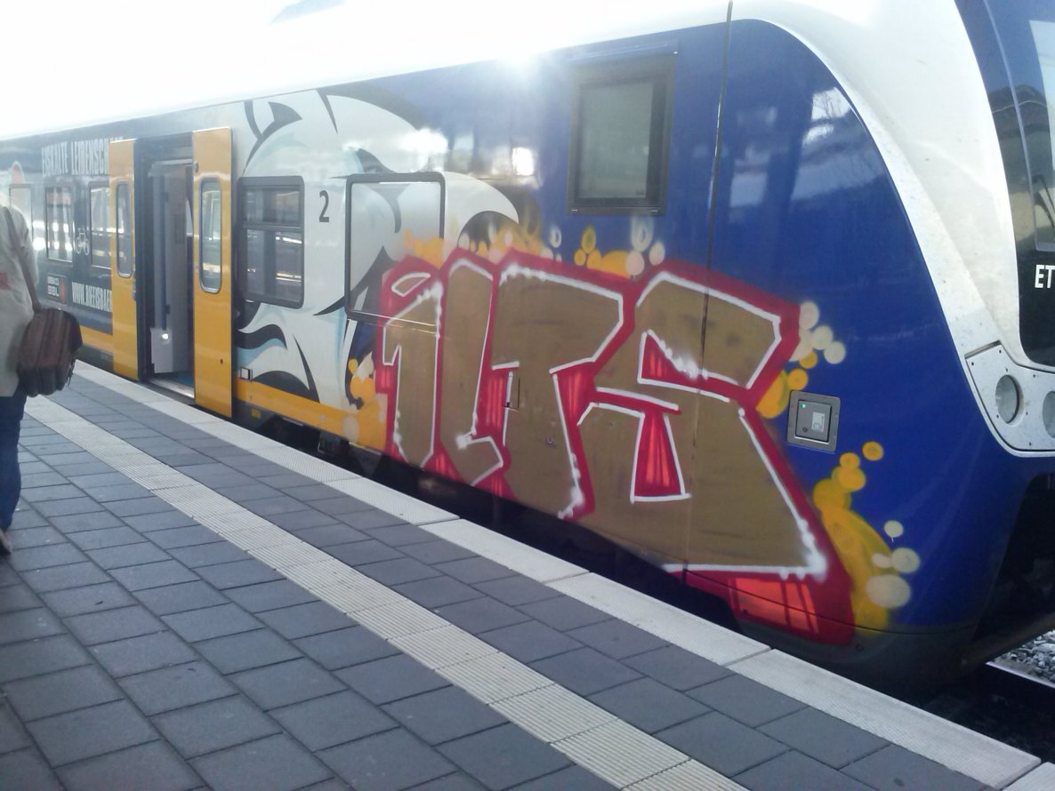 Graffiti Train - Photo by ZUGZWANG - bremerhaven, bremen, oldenburg (2014)