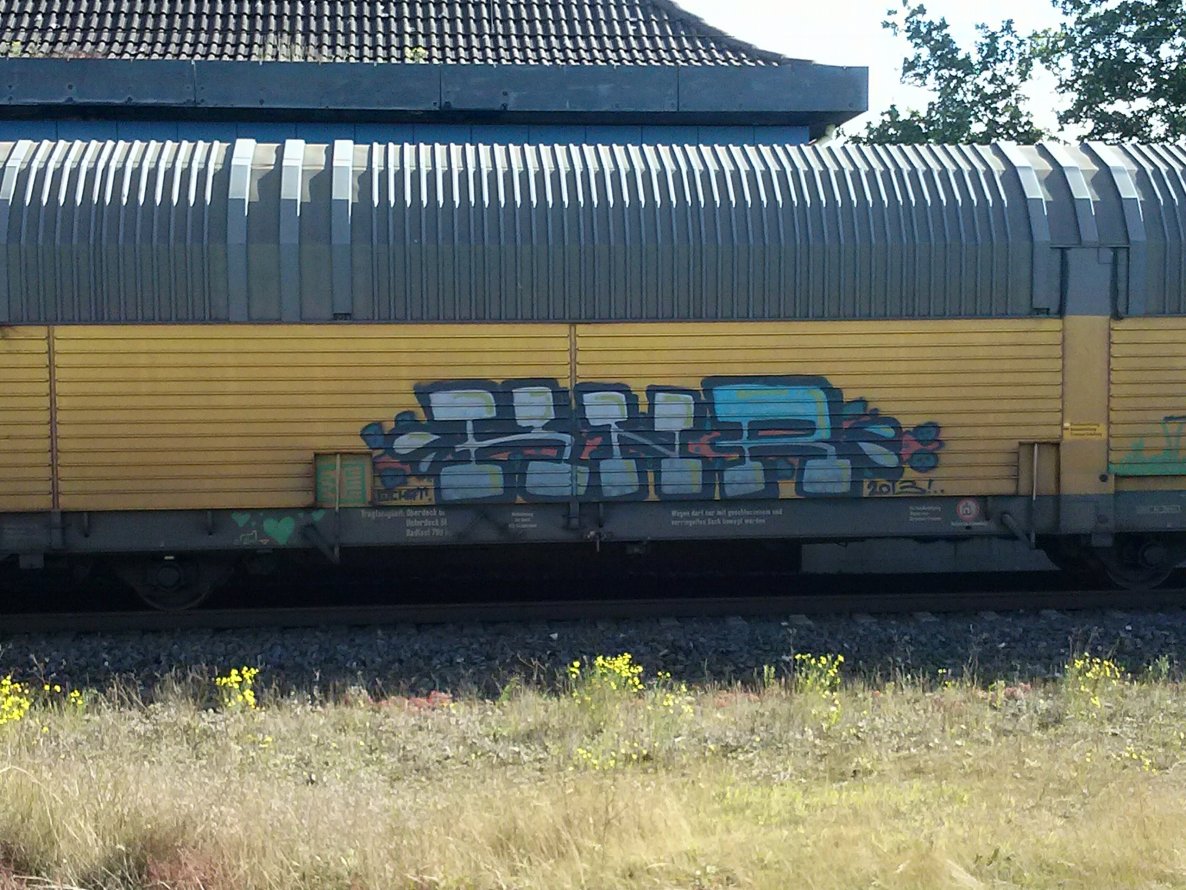 Graffiti Train - Photo by ZUGZWANG - bremerhaven, knr (2014)