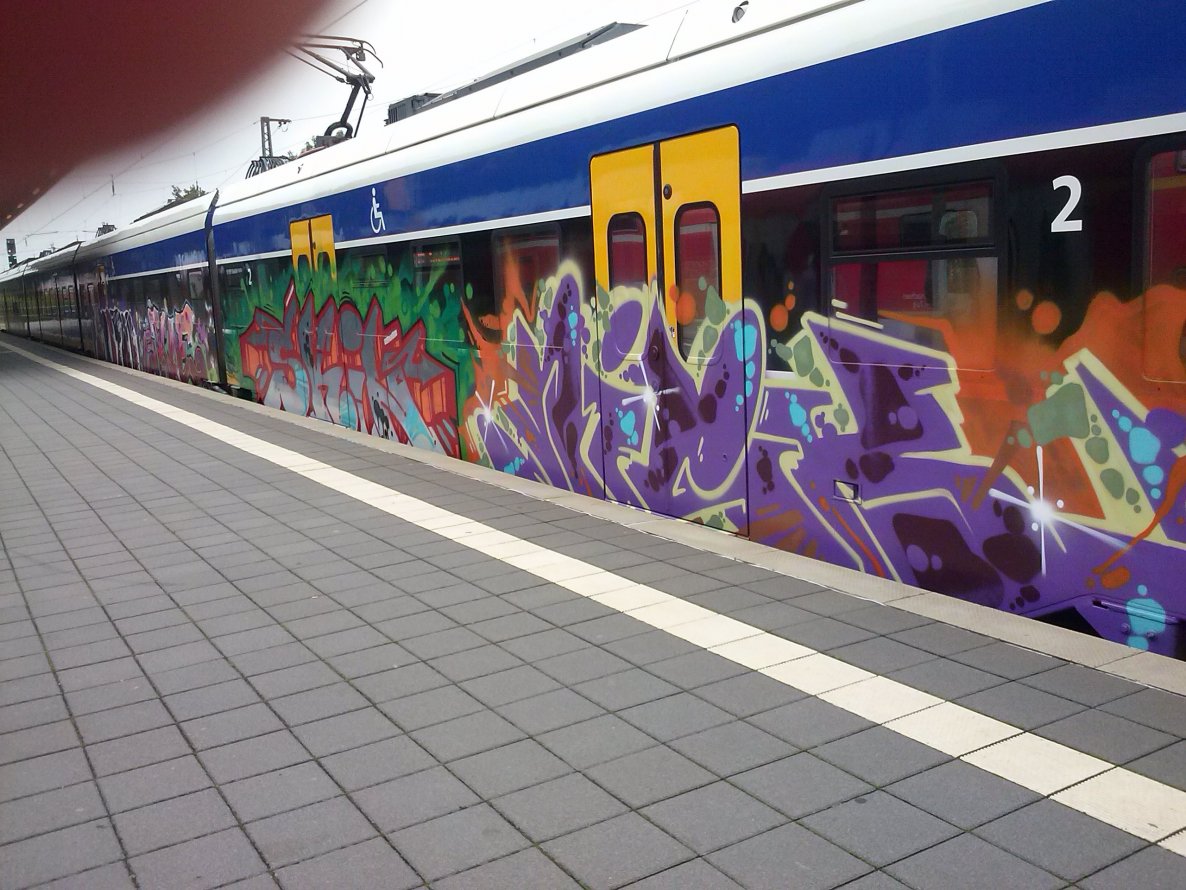 Graffiti Train - Photo by ZUGZWANG - bremerhaven, 27, bremen (2014)