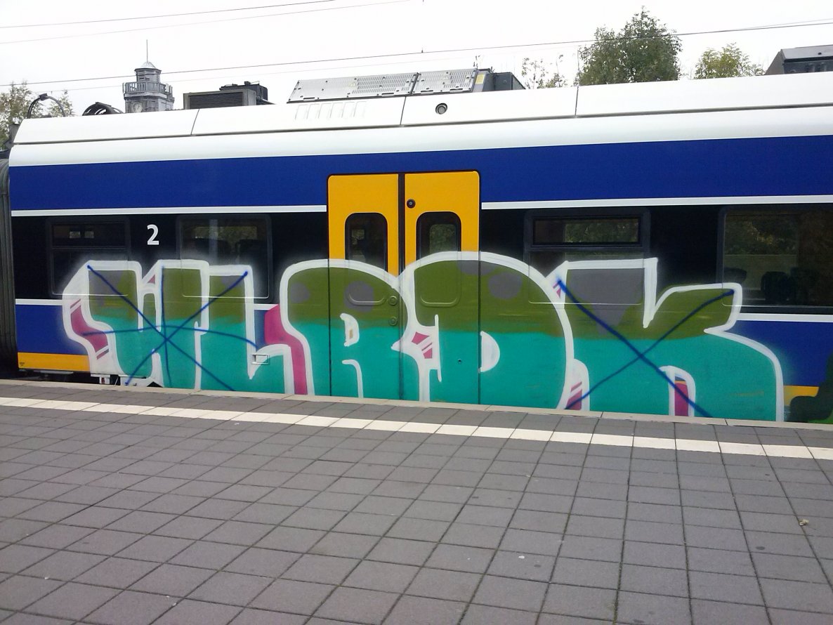 Graffiti Train - Photo by ZUGZWANG - bremerhaven, 27, bremen (2014)