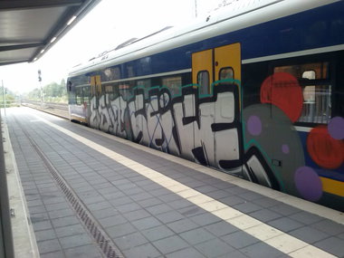 Graffiti Train - Photo by ZUGZWANG - esit, bremerhaven, 27 (2014)