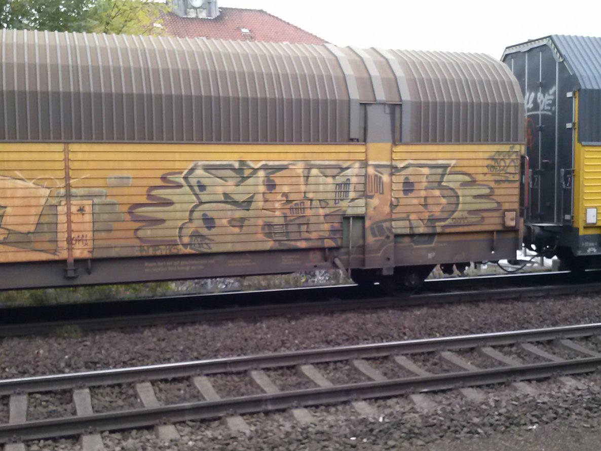 Graffiti Train - Photo by ZUGZWANG - bremerhaven, 27 (2011)