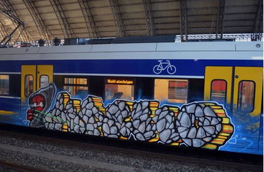 Graffiti Train - Photo by ZUGZWANG - macho, bremerhaven, bremen (2014)