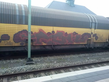 Graffiti Train - Photo by ZUGZWANG - bremerhaven, breme, oldenburg (2010)