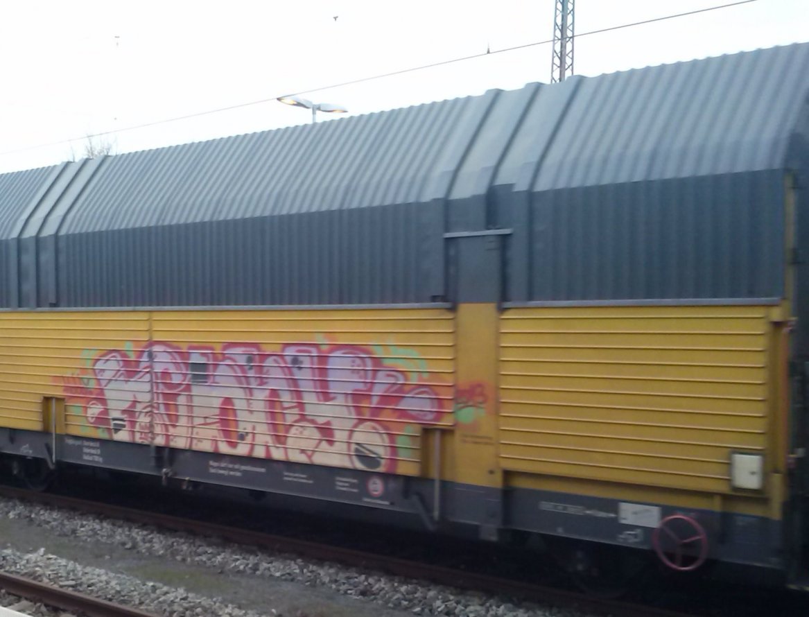 Graffiti Train - Photo by ZUGZWANG - bremerhaven, bremen, oldenburg (2013)