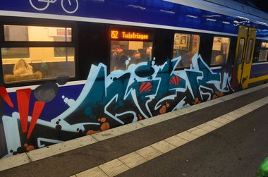 Graffiti Train - Photo by ZUGZWANG - niek, bremen, bremerhaven (2014)