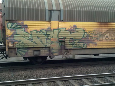 Graffiti Train - Photo by ZUGZWANG - bremerhaven, 27 (2012)