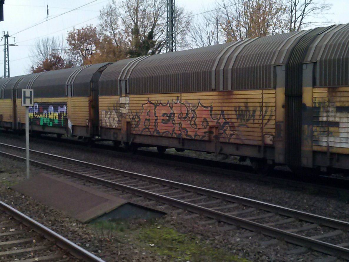Graffiti Train - Photo by ZUGZWANG - aero, bremerhaven, 27