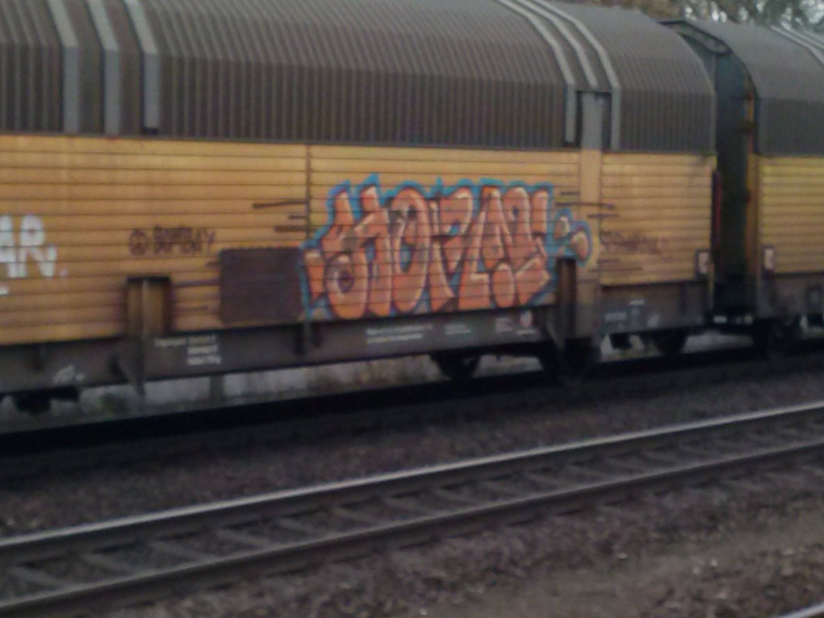 Graffiti Train - Photo by ZUGZWANG - bremerhaven, 27