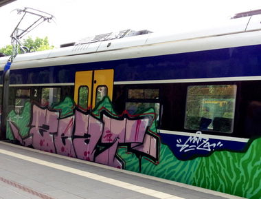 Graffiti Train - Photo by ZUGZWANG - zeat (2018)