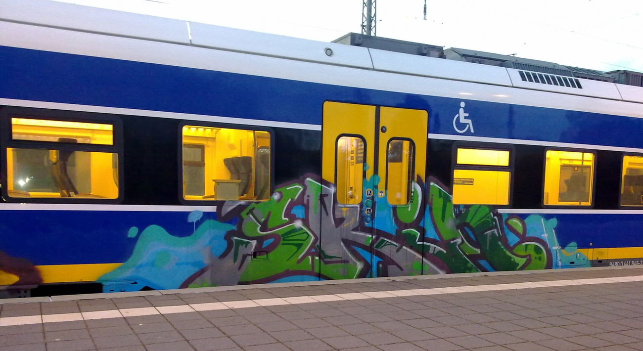 Graffiti Train - Photo by ZUGZWANG - skin (2016)