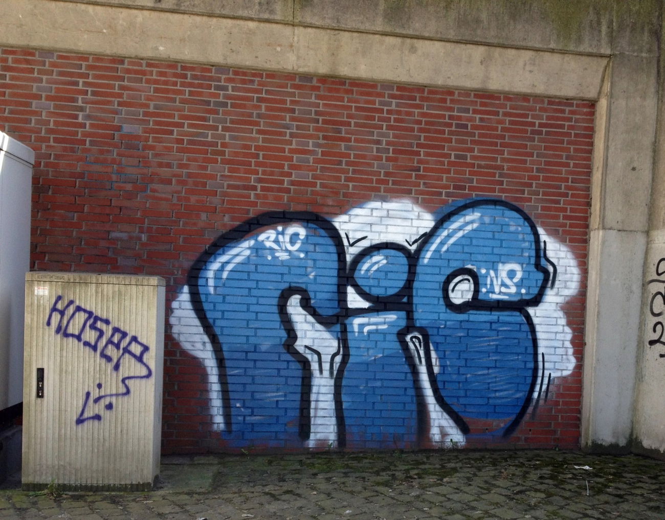Graffiti Bombing - Photo by ZUGZWANG